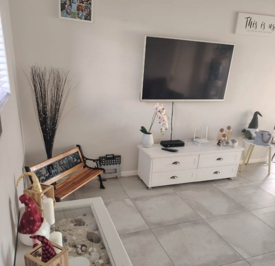 2 Bedroom Property for Sale in Reebok Western Cape